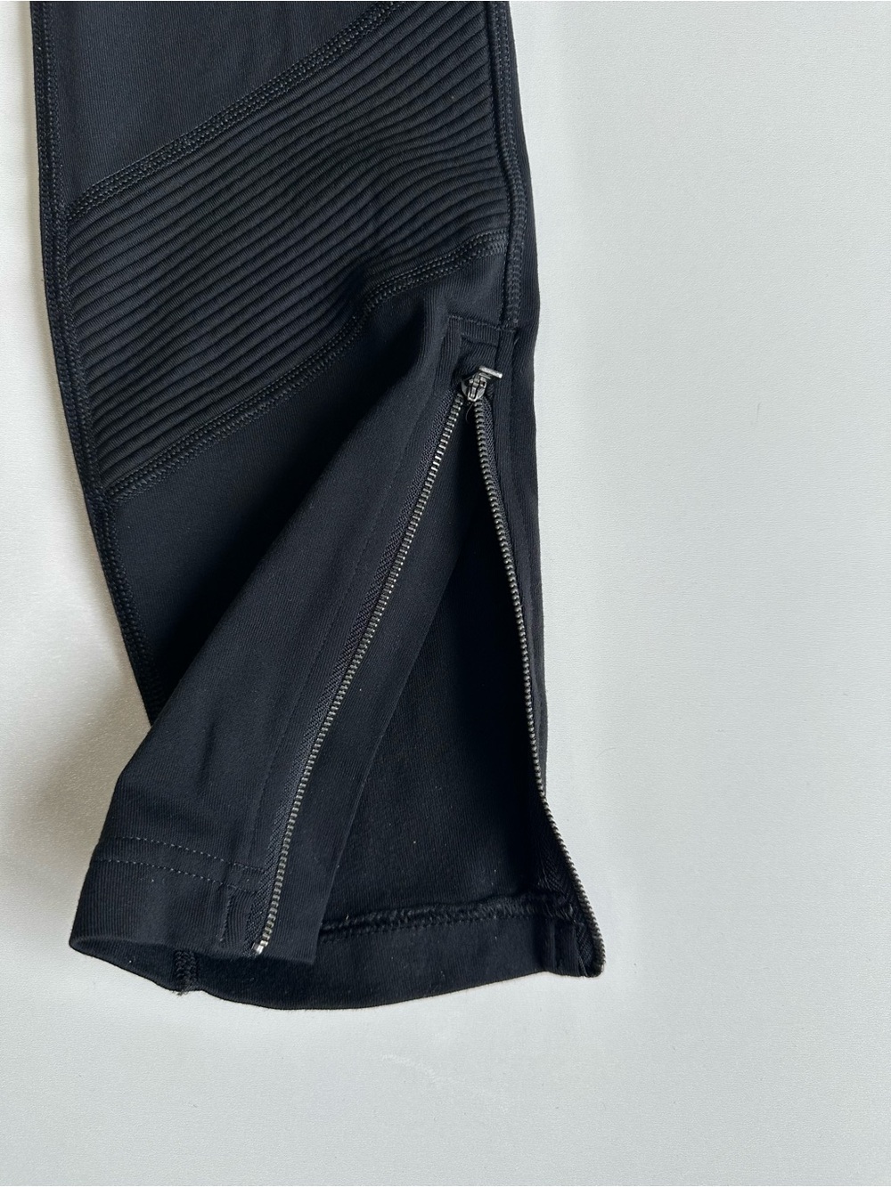 Athleta Delancey Moto Tight Women's Activewear Leggings Sz S - Color Black - Picture 5 of 15